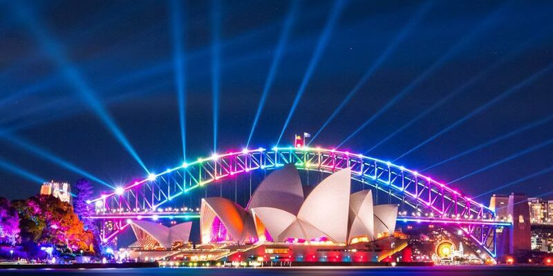 Cầu cảng Sydney với màn trình diễn ánh sáng ngoạn mục