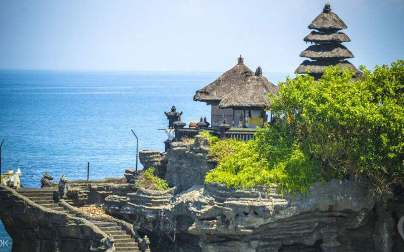 Ngôi đền Tanah Lot đẹp thơ mộng