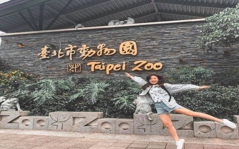 Check in tại cổng sở thú Taipei
