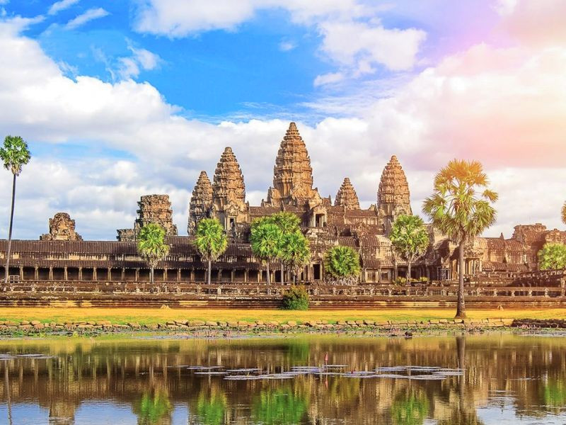 Công trình tôn giáo nổi tiếng - Angkor Wat
